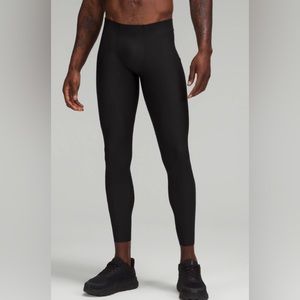 Lululemon SENSEKNIT RUNNING TIGHT 28" Size M

MODEL NUMBER: LM5AB1S